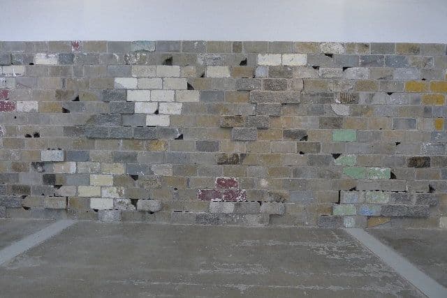 Tercerunquinto, Old Construction Units, An Economic Contract, Plus Another One Possible, 2012-13. Courtesy the artists and Proyectos Monclova. Photo: Diego Berruecos. 